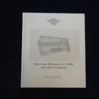 Spitzmaus Mummy in a Coffin and Other Treasures. Herausgegeben von / edited by Sabine Haag & Jasper Sharp.