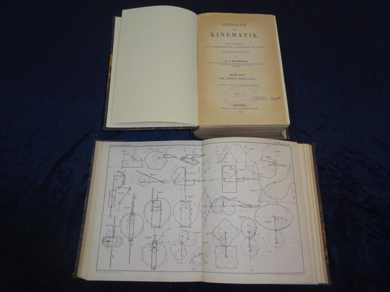 Lehrbuch der Kinematik. Für Studierende der Maschinentechnik, Mathematik und Physik, geometrisch dargestellt. Erster Band: Die ebene Bewegung. Textband u. Atlasband.