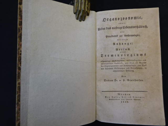 Organozoonomie, oder: Ueber das niedrige Lebensverhältniß, als Propädeutik zur Anthropologie ; mit einem Anhange: Versuch eines Terminologiums der allgemeinen physiologischen, anthropologischen u. philosophischen Ausdrücke ...