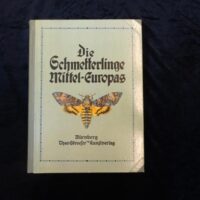 Die Schmetterlinge Mittel-Europas. Darstellung und Beschreibung der hauptsächlichsten mitteleuropäischen Schmetterlinge nebst Anleitung, dieselben zu fangen oder zu züchten und eine Sammlung anzulegen. Mit 30 farbigen Tafeln nach der Natur gezeichnet und gemalt von Heinrich Deuchert und A. Slocombe.