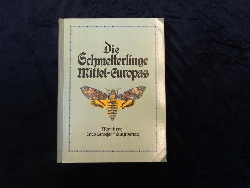 Die Schmetterlinge Mittel-Europas. Darstellung und Beschreibung der hauptsächlichsten mitteleuropäischen Schmetterlinge nebst Anleitung, dieselben zu fangen oder zu züchten und eine Sammlung anzulegen. Mit 30 farbigen Tafeln nach der Natur gezeichnet und gemalt von Heinrich Deuchert und A. Slocombe.